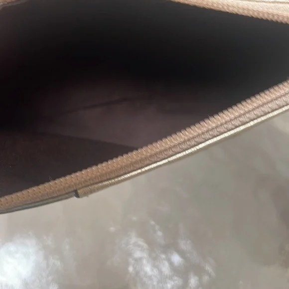 Coach Gold Wristlet. - Picture 4 of 4